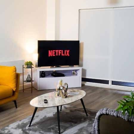 Manchester City Centre Apt With Balcony & Free Parking - Including Free 1-Hour Early Check-In Or Late Check-Out For Bookings Until July, Justeat Voucher For 2-Night Stays Minimum! マンチェスター エクステリア 写真