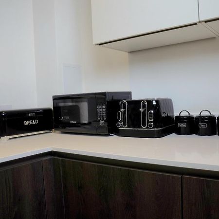 Manchester City Centre Apt With Balcony & Free Parking - Including Free 1-Hour Early Check-In Or Late Check-Out For Bookings Until July, Justeat Voucher For 2-Night Stays Minimum! マンチェスター エクステリア 写真