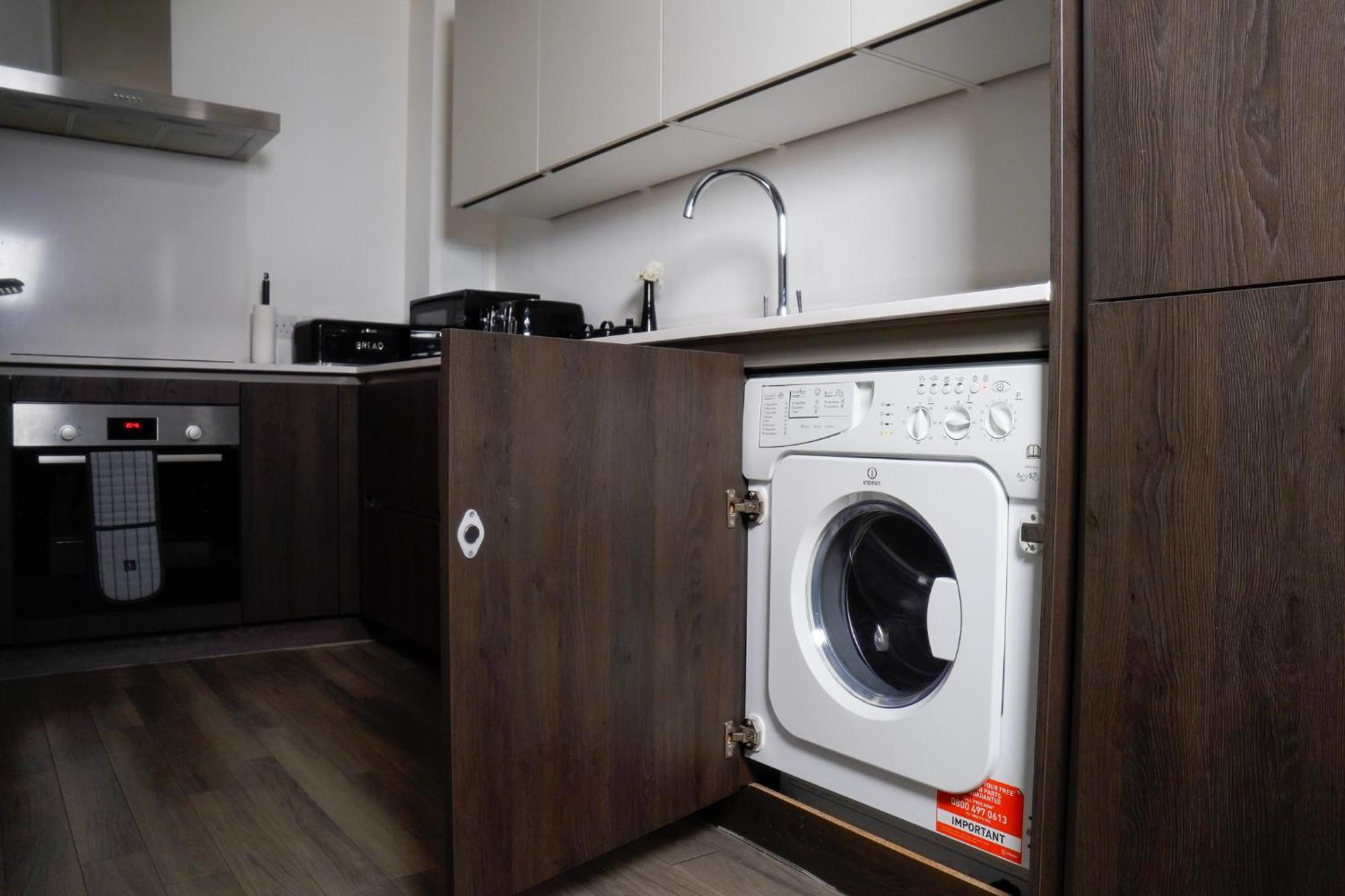 Manchester City Centre Apt With Balcony & Free Parking - Including Free 1-Hour Early Check-In Or Late Check-Out For Bookings Until July, Justeat Voucher For 2-Night Stays Minimum! マンチェスター エクステリア 写真
